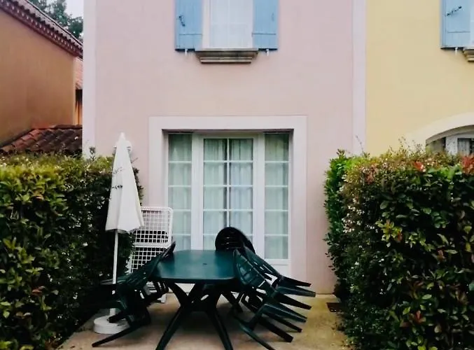 Ferienhaus Mondesir The Little House And Its Bastide